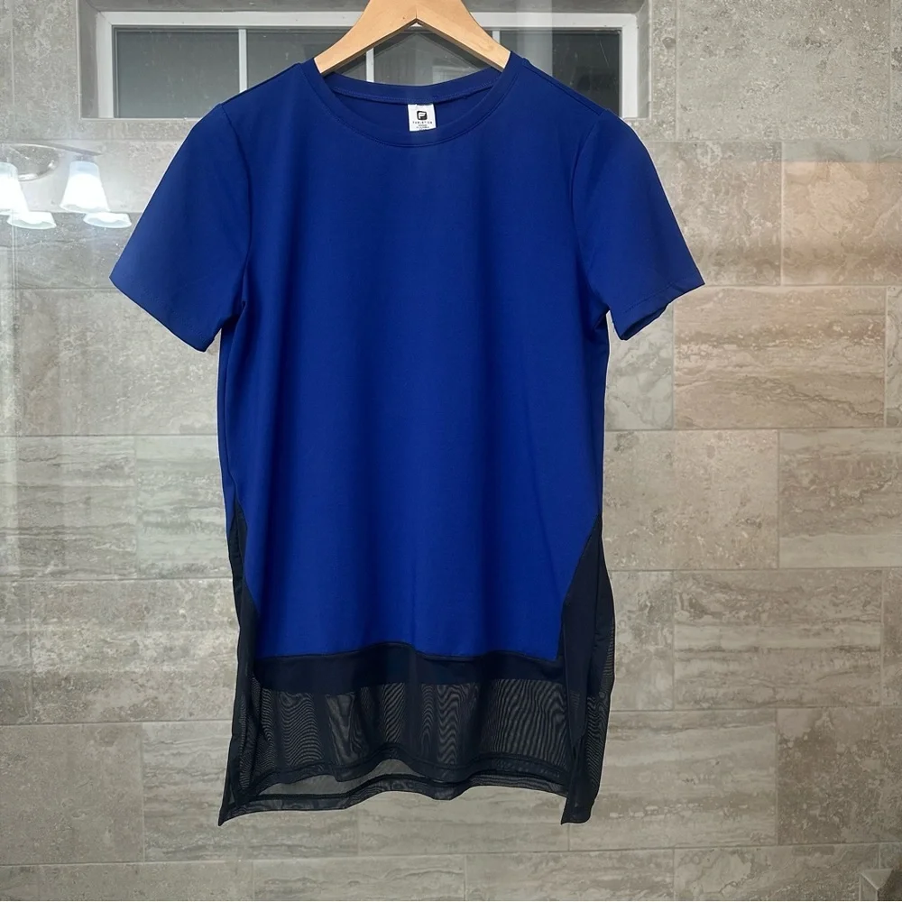 Fabletics Valencia Short Sleeve Tee Top Lightweight Athletic Size Small NWT